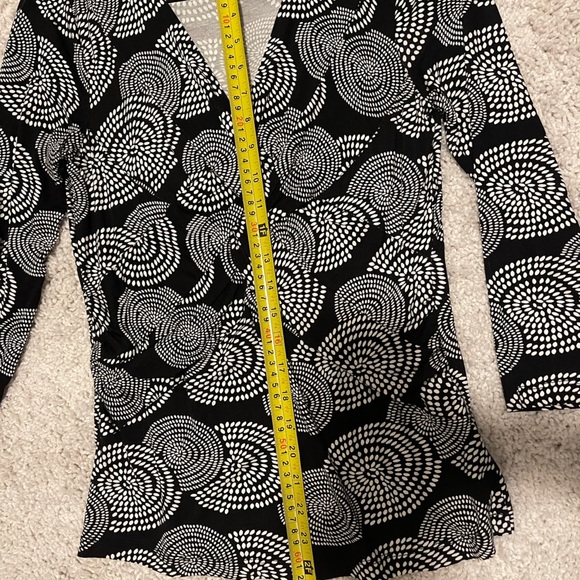 Cable & Gauge Black & White stretchy Medium Only worn once or twice - Picture 3 of 9